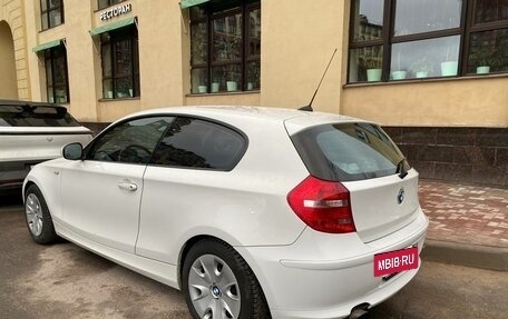 BMW 1 серия, 2011 год, 700 000 рублей, 3 фотография