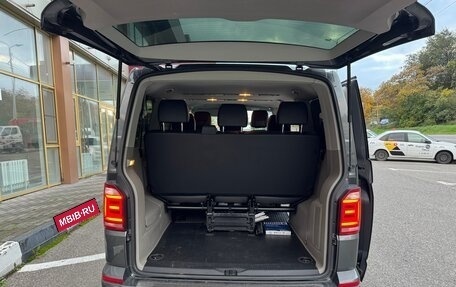 Volkswagen Caravelle T6 рестайлинг, 2016 год, 3 100 000 рублей, 15 фотография