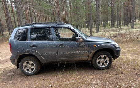 Chevrolet Niva I рестайлинг, 2010 год, 400 000 рублей, 10 фотография