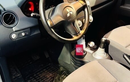 Mitsubishi Colt VI рестайлинг, 2005 год, 300 000 рублей, 8 фотография