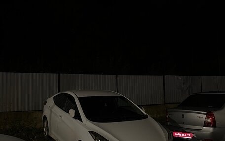 Hyundai Elantra V, 2015 год, 900 000 рублей, 1 фотография