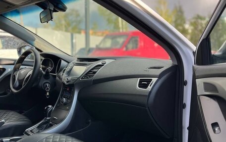 Hyundai Elantra V, 2015 год, 900 000 рублей, 6 фотография