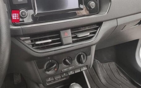 Volkswagen Polo VI (EU Market), 2021 год, 1 070 000 рублей, 11 фотография