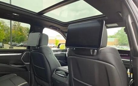 Cadillac Escalade V, 2025 год, 20 100 000 рублей, 8 фотография