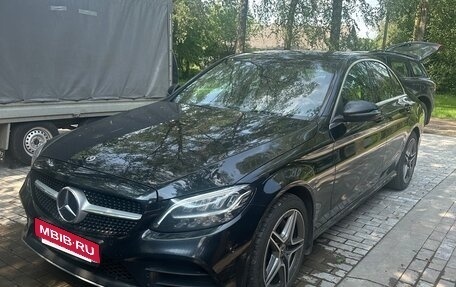 Mercedes-Benz C-Класс, 2019 год, 2 500 000 рублей, 1 фотография