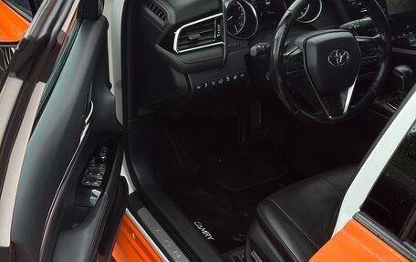 Toyota Camry, 2019 год, 2 950 000 рублей, 8 фотография