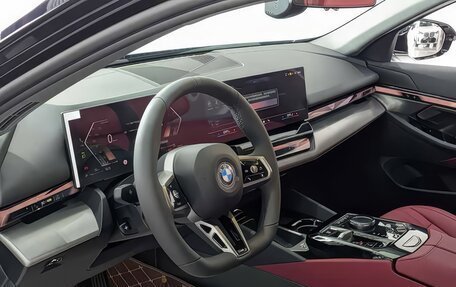 BMW 5 серия, 2025 год, 7 240 000 рублей, 8 фотография