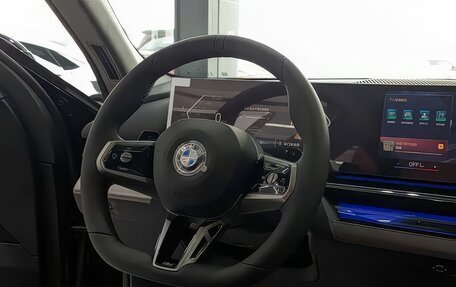 BMW 5 серия, 2025 год, 7 240 000 рублей, 11 фотография