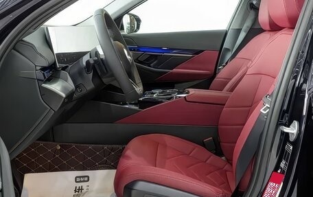 BMW 5 серия, 2025 год, 7 240 000 рублей, 15 фотография