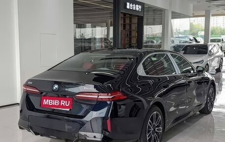 BMW 5 серия, 2025 год, 7 240 000 рублей, 18 фотография