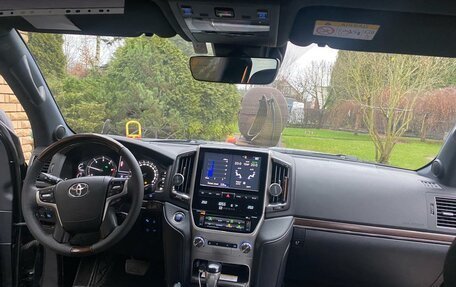 Toyota Land Cruiser 200, 2018 год, 6 990 000 рублей, 5 фотография
