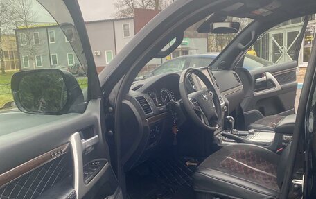 Toyota Land Cruiser 200, 2018 год, 6 990 000 рублей, 8 фотография