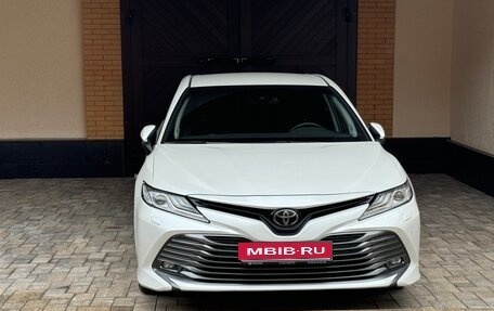 Toyota Camry, 2018 год, 3 490 000 рублей, 1 фотография