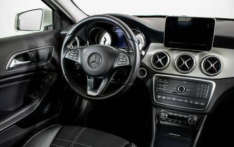 Mercedes-Benz GLA, 2016 год, 2 660 000 рублей, 14 фотография