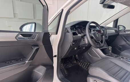 Volkswagen Touran III, 2021 год, 1 900 190 рублей, 7 фотография