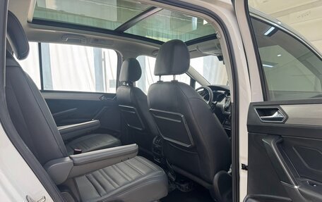 Volkswagen Touran III, 2021 год, 1 900 190 рублей, 9 фотография