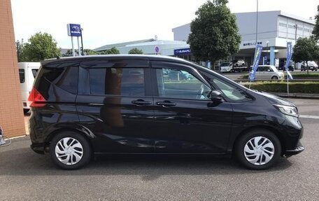 Honda Freed II, 2021 год, 1 200 000 рублей, 4 фотография