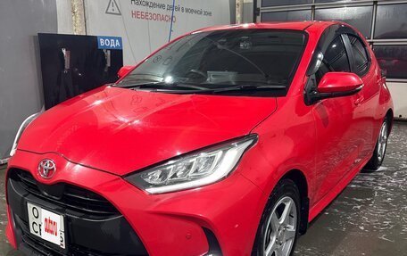 Toyota Yaris, 2020 год, 1 700 000 рублей, 2 фотография