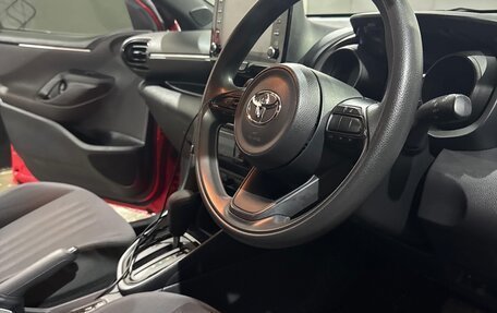 Toyota Yaris, 2020 год, 1 700 000 рублей, 4 фотография