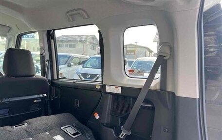 Toyota Roomy I, 2022 год, 1 032 000 рублей, 25 фотография