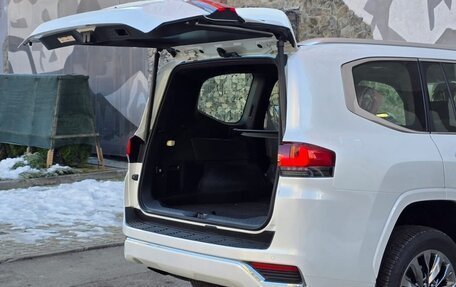 Toyota Land Cruiser, 2025 год, 15 200 000 рублей, 24 фотография