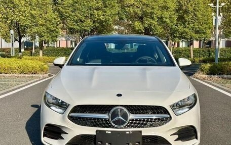 Mercedes-Benz A-Класс, 2021 год, 1 900 000 рублей, 2 фотография