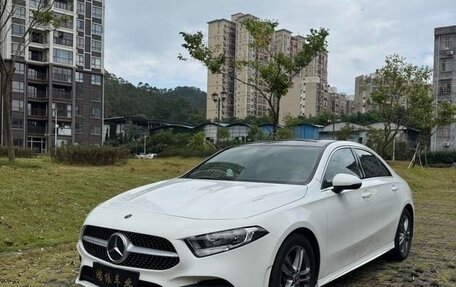 Mercedes-Benz A-Класс, 2021 год, 1 900 000 рублей, 1 фотография