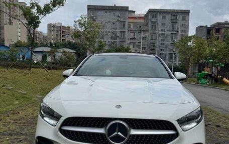 Mercedes-Benz A-Класс, 2021 год, 1 900 000 рублей, 2 фотография