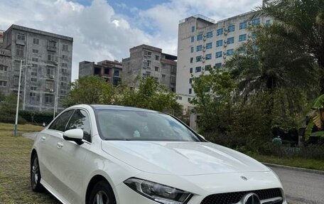 Mercedes-Benz A-Класс, 2021 год, 1 900 000 рублей, 3 фотография