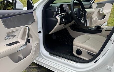 Mercedes-Benz A-Класс, 2021 год, 1 900 000 рублей, 12 фотография