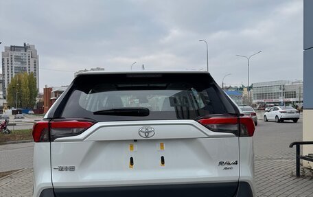 Toyota RAV4, 2025 год, 4 050 000 рублей, 9 фотография