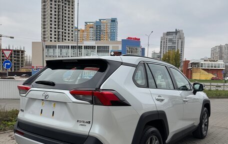 Toyota RAV4, 2025 год, 4 050 000 рублей, 8 фотография