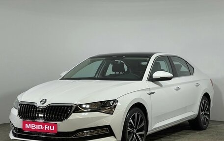 Skoda Superb III рестайлинг, 2025 год, 4 500 000 рублей, 1 фотография