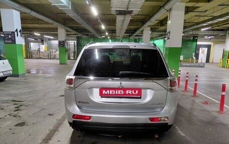 Mitsubishi Outlander III рестайлинг 3, 2013 год, 1 300 000 рублей, 5 фотография
