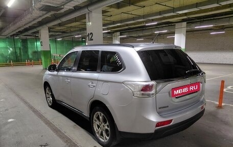 Mitsubishi Outlander III рестайлинг 3, 2013 год, 1 300 000 рублей, 6 фотография