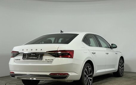 Skoda Superb III рестайлинг, 2025 год, 4 500 000 рублей, 3 фотография