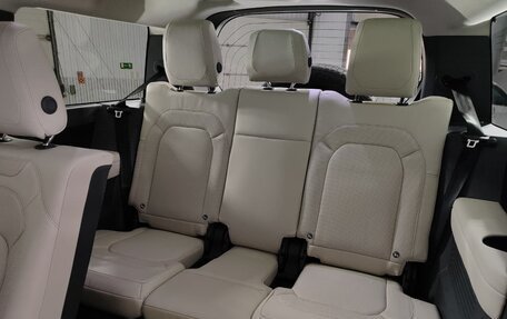 Land Rover Defender II, 2022 год, 12 500 000 рублей, 20 фотография