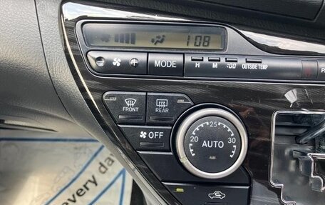 Toyota ISis I, 2011 год, 989 000 рублей, 12 фотография