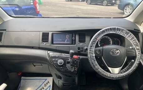 Toyota ISis I, 2011 год, 989 000 рублей, 9 фотография