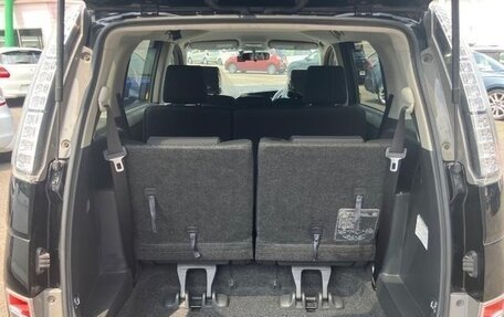 Toyota ISis I, 2011 год, 989 000 рублей, 15 фотография