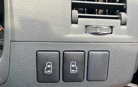 Toyota ISis I, 2011 год, 989 000 рублей, 13 фотография