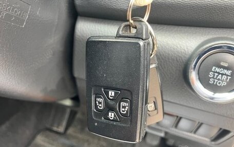 Toyota ISis I, 2011 год, 989 000 рублей, 20 фотография