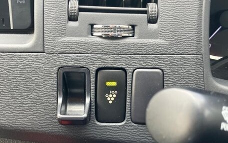 Toyota ISis I, 2011 год, 989 000 рублей, 18 фотография