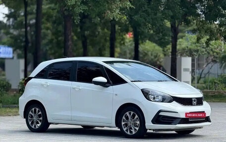 Honda Fit, 2021 год, 1 000 000 рублей, 3 фотография