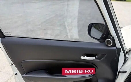 Honda Fit, 2021 год, 1 000 000 рублей, 14 фотография