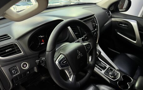 Mitsubishi Pajero Sport III рестайлинг, 2016 год, 2 530 000 рублей, 8 фотография