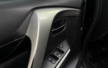 Mitsubishi Pajero Sport III рестайлинг, 2016 год, 2 530 000 рублей, 14 фотография