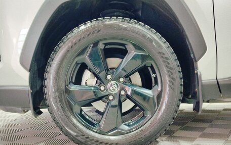 Toyota RAV4, 2021 год, 3 950 000 рублей, 10 фотография