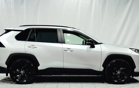 Toyota RAV4, 2021 год, 3 950 000 рублей, 4 фотография