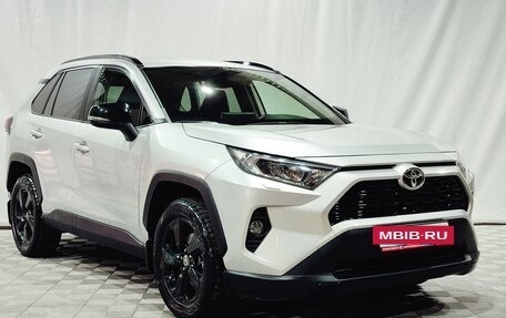 Toyota RAV4, 2021 год, 3 950 000 рублей, 3 фотография
